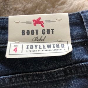 Idyllwind boot cut rebel 4/34 with front slits at hem
